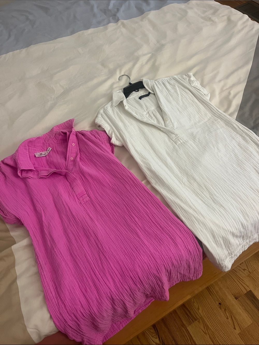 Vineyard Vines women Crinkle Polo Tunic in Hot Pink and White